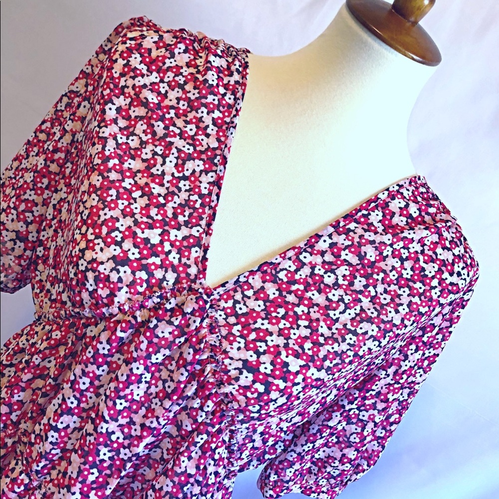 NWT Michael Kors Floral blouse top. Size L
